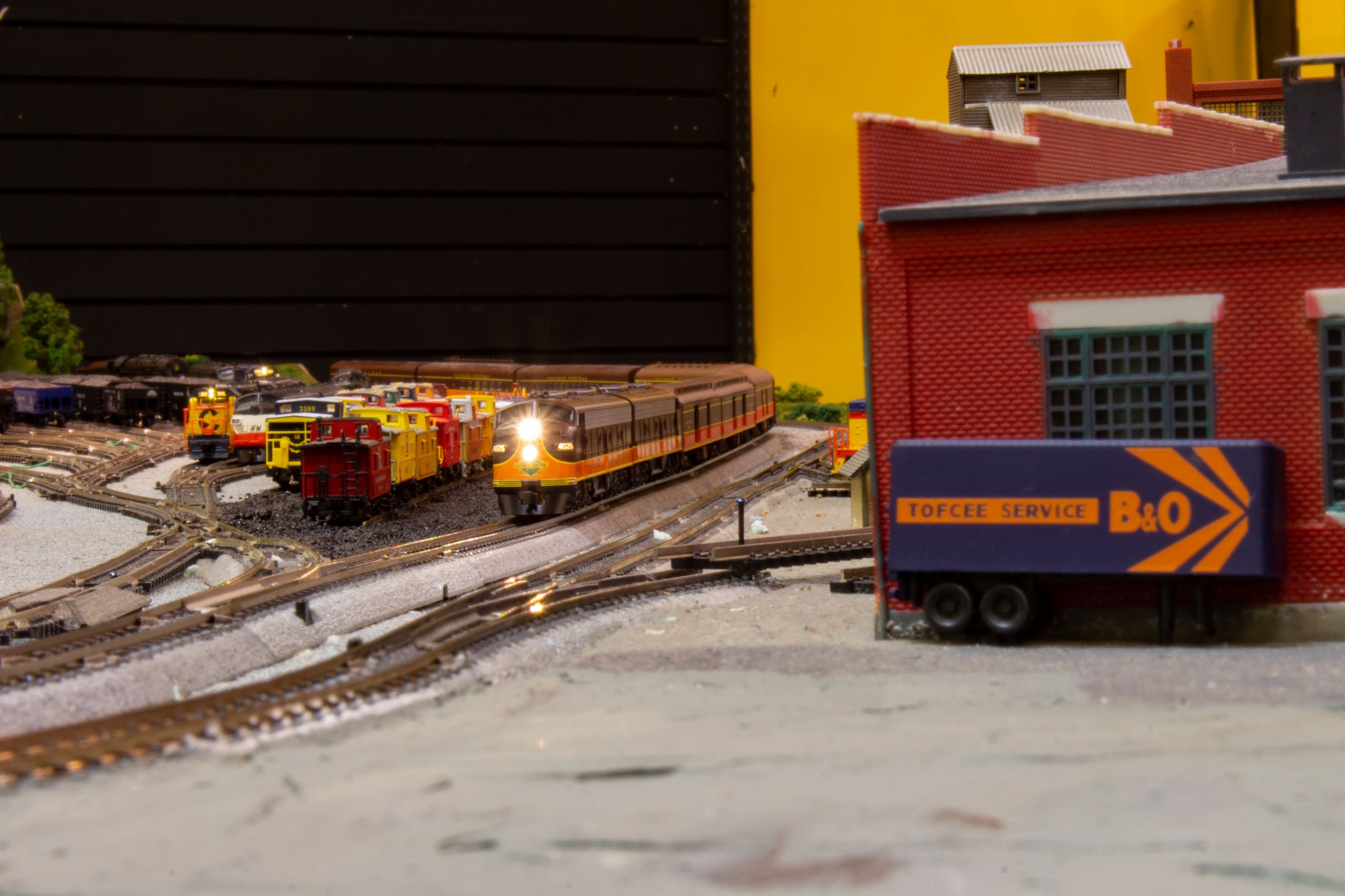 Chessie coming down the tracks